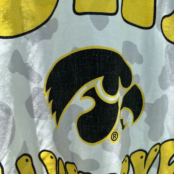 Iowa Hawkeyes Gameday Couture Women's Crushing Victory Subtle Leopard T-Shirt Lg - Picture 3 of 7